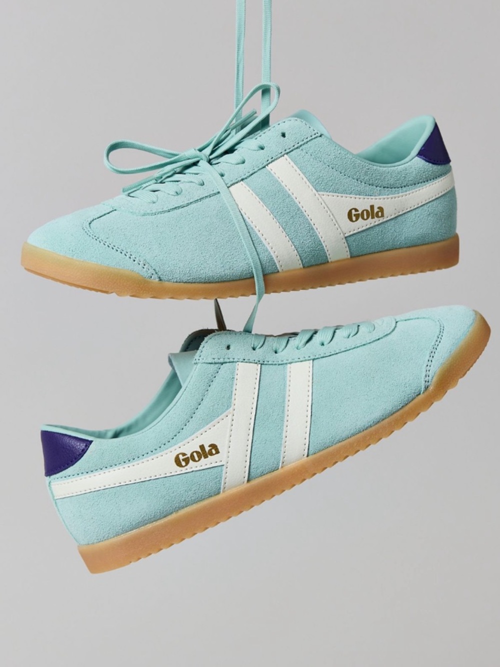 Gola Bullet Low-Profile Trainer in Surf, Off-White & Pale Gum